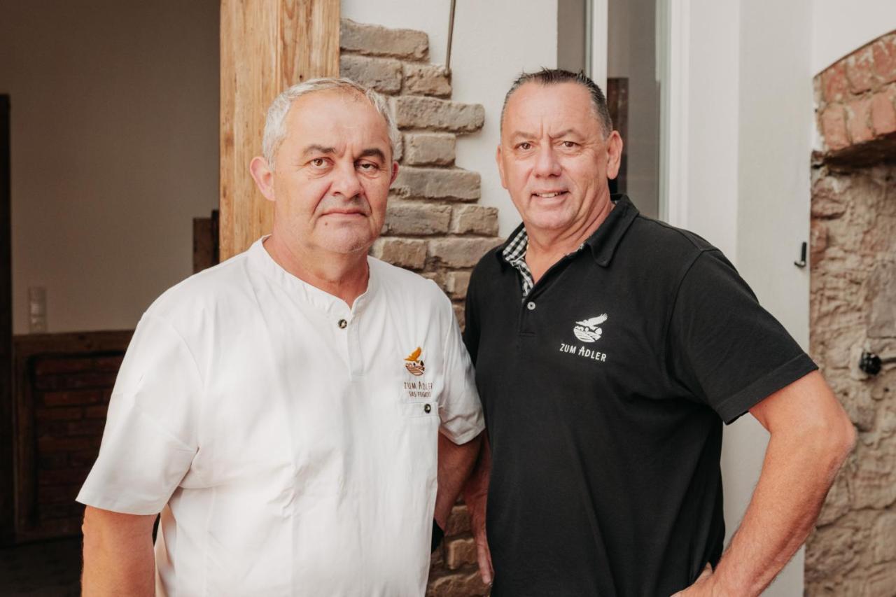 Gasthaus Zum Adler Großwallstadt Esterno foto