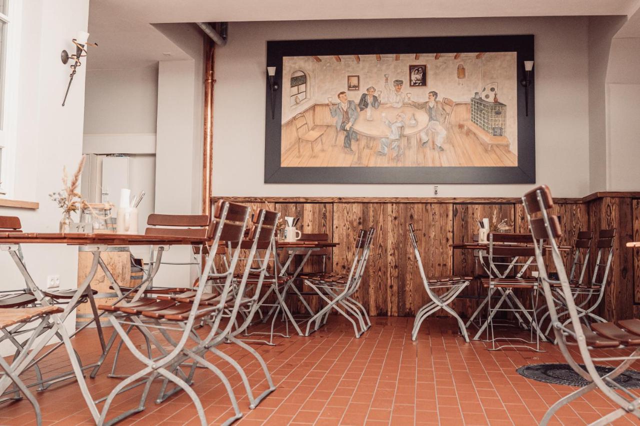 Gasthaus Zum Adler Großwallstadt Esterno foto